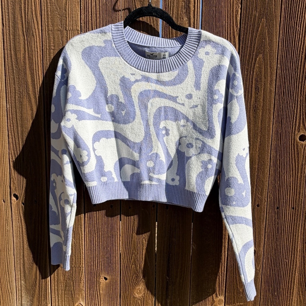 Hollister Cropped Floral Swirl Sweater – XS